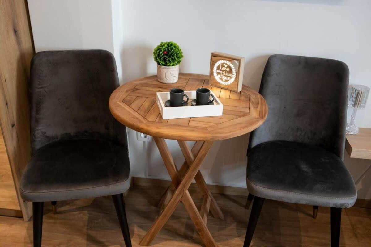 Appartement Cozy Modern Studio In Thessalonique Extérieur photo